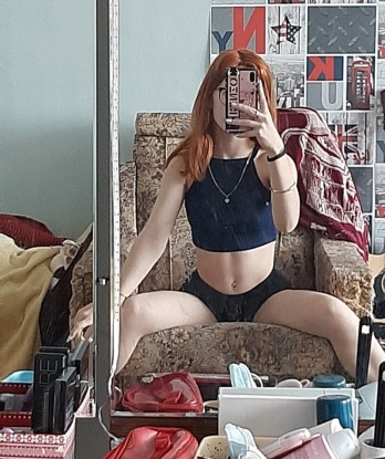 Моя нежная и креативная натура идеально сочетается с моими интимными услугами. Я гарантирую тебе незабываемые моменты нашего встречи.Мои фото подтверждают мою красоту и стиль. Мои возможности безграничны – я готова исполнить все твои сокровенные желания. Не стесняйся оставить отзыв после нашей встречи, чтобы поделиться своим удовольствием. Я с нетерпением жду тебя, милый. 💋💫 13641, 21 год